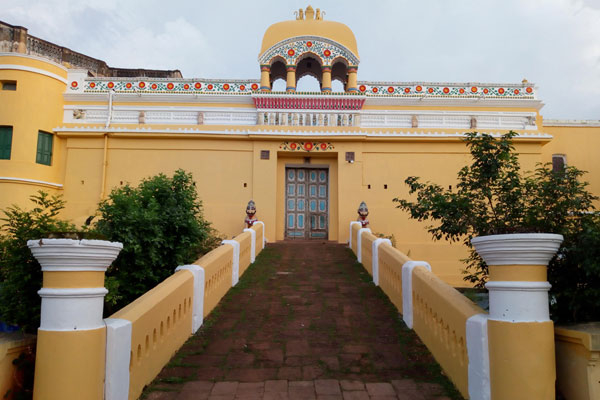 Dhenkanal-Palace